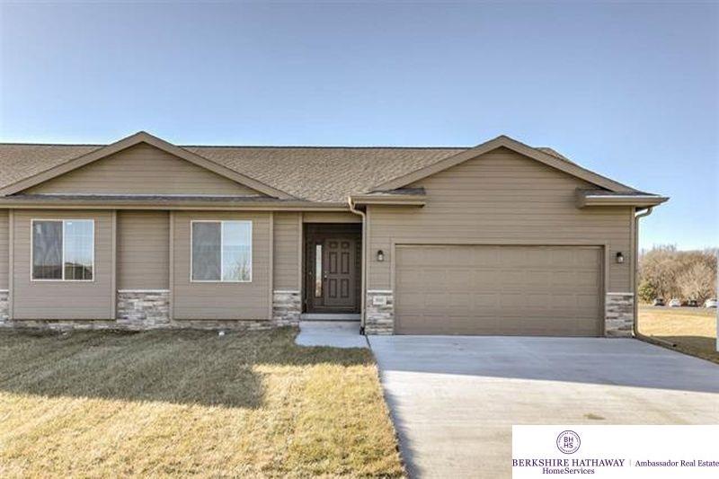 2906 Lakeside Drive - Photo 1