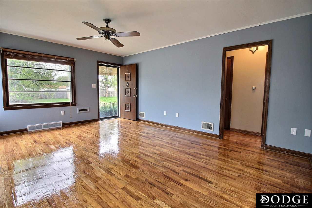 831 18th Street - Photo 1