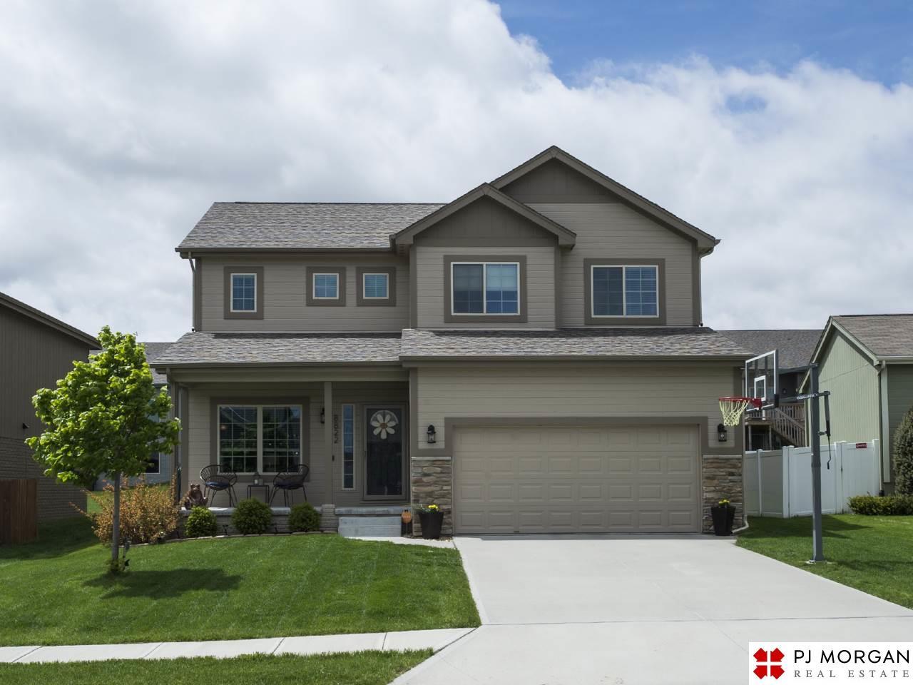 8822 160th Street - Photo 1