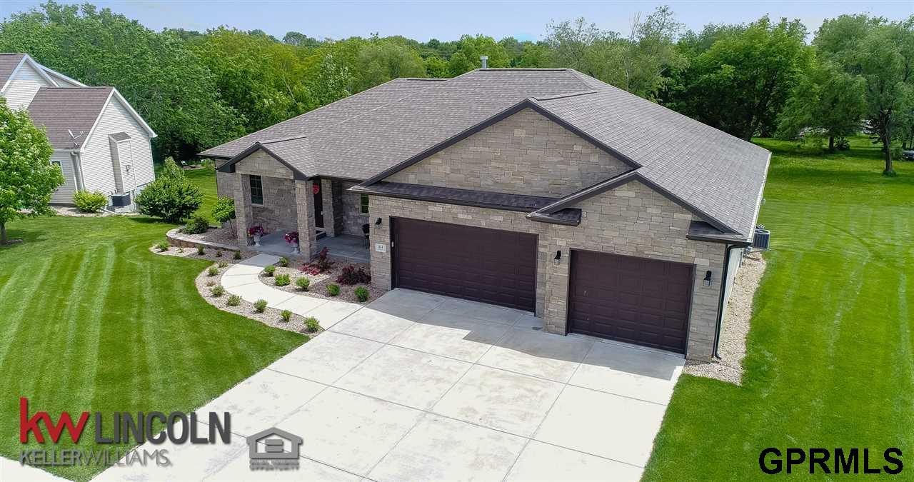 814 Park Drive - Photo 1