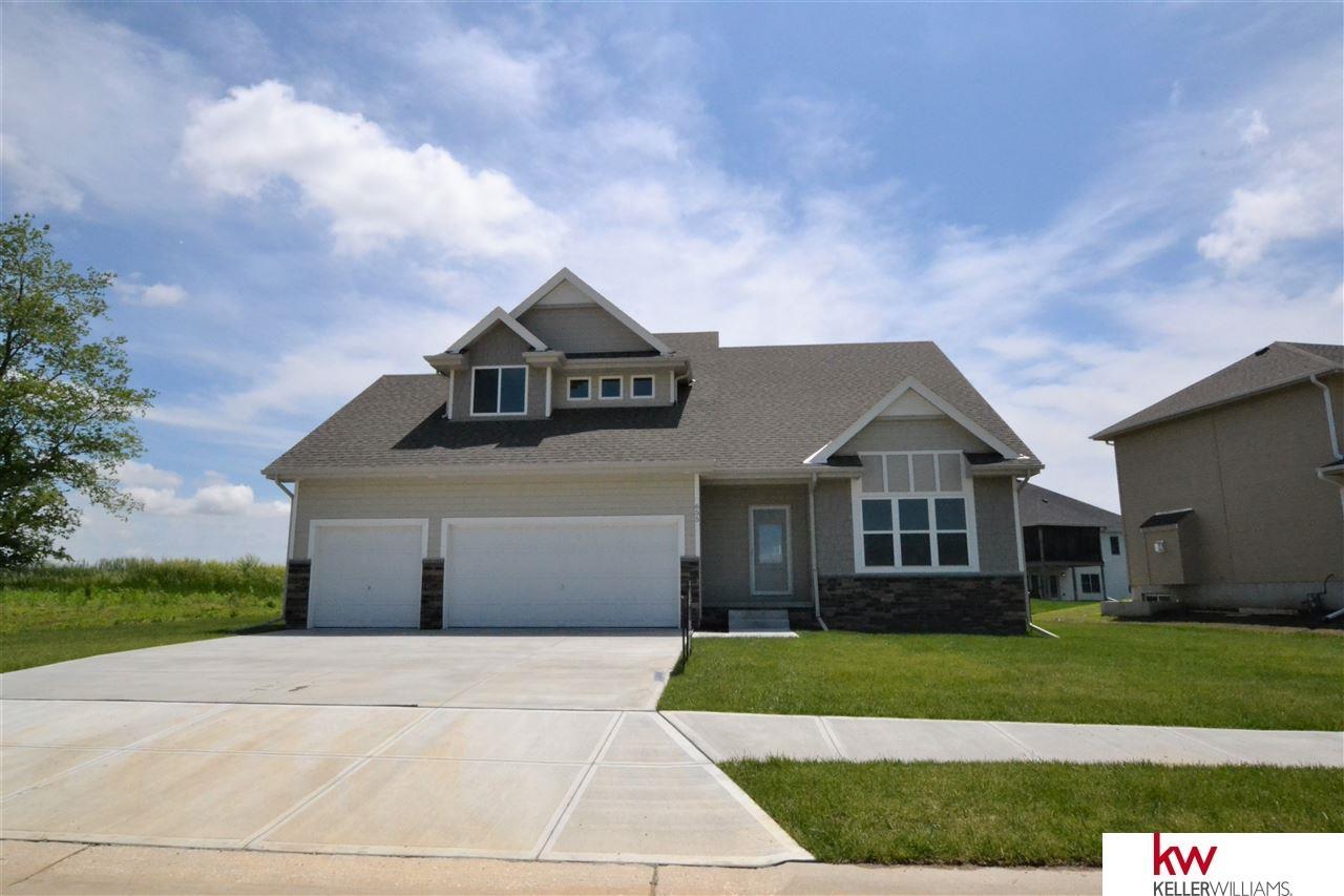 655 10 Avenue - Photo 1