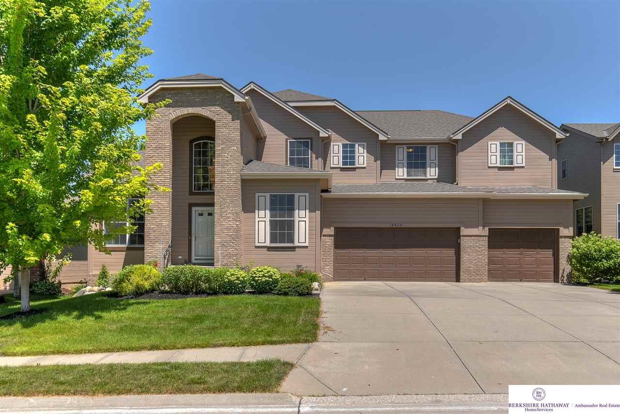 18420 Dewey Avenue - Photo 1