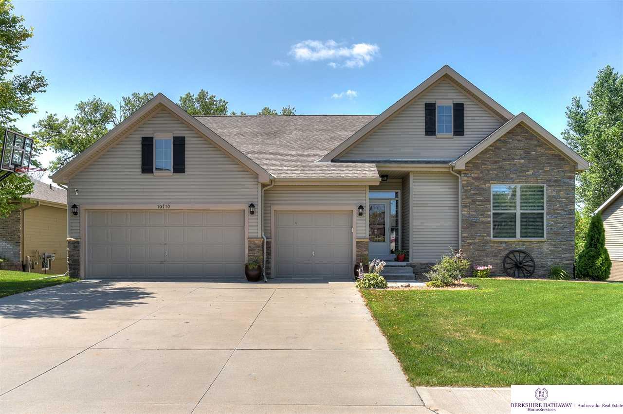 10710 S 215 Street Gretna Ne 68028 Mls 21915459 Complete Real Estate Group