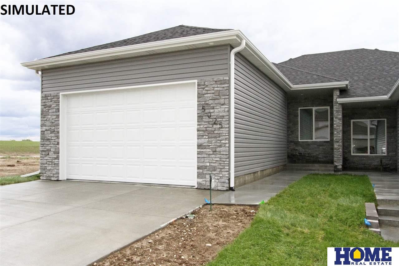 5031 Hillsboro Drive - Photo 1
