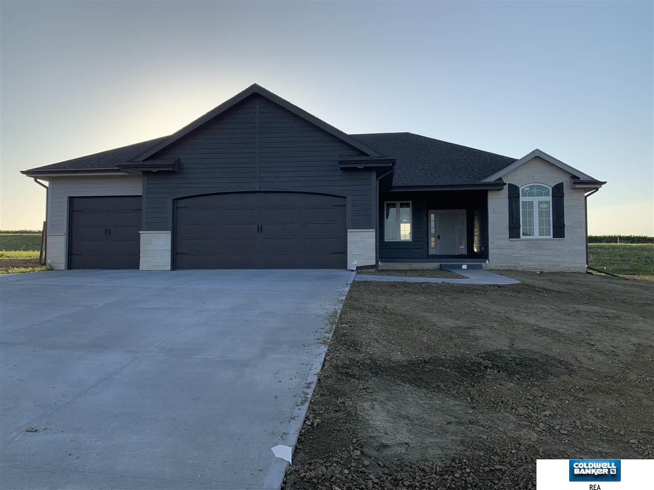 645 11 Circle - Photo 1