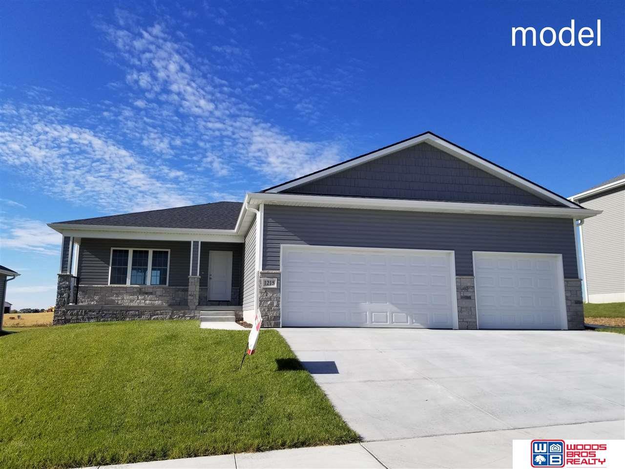 1215 Oakview Drive - Photo 1