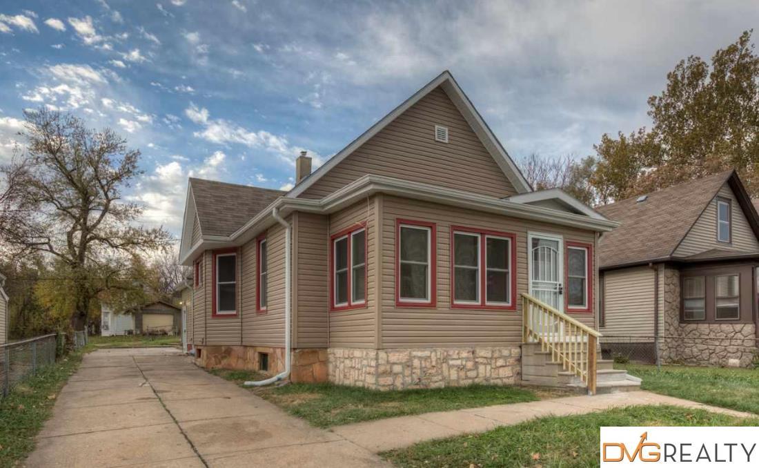 2413 Blondo Street - Photo 1