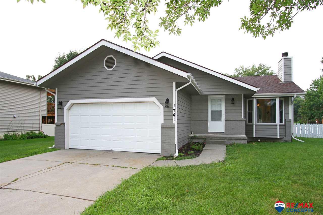 1741 Plum Street - Photo 1