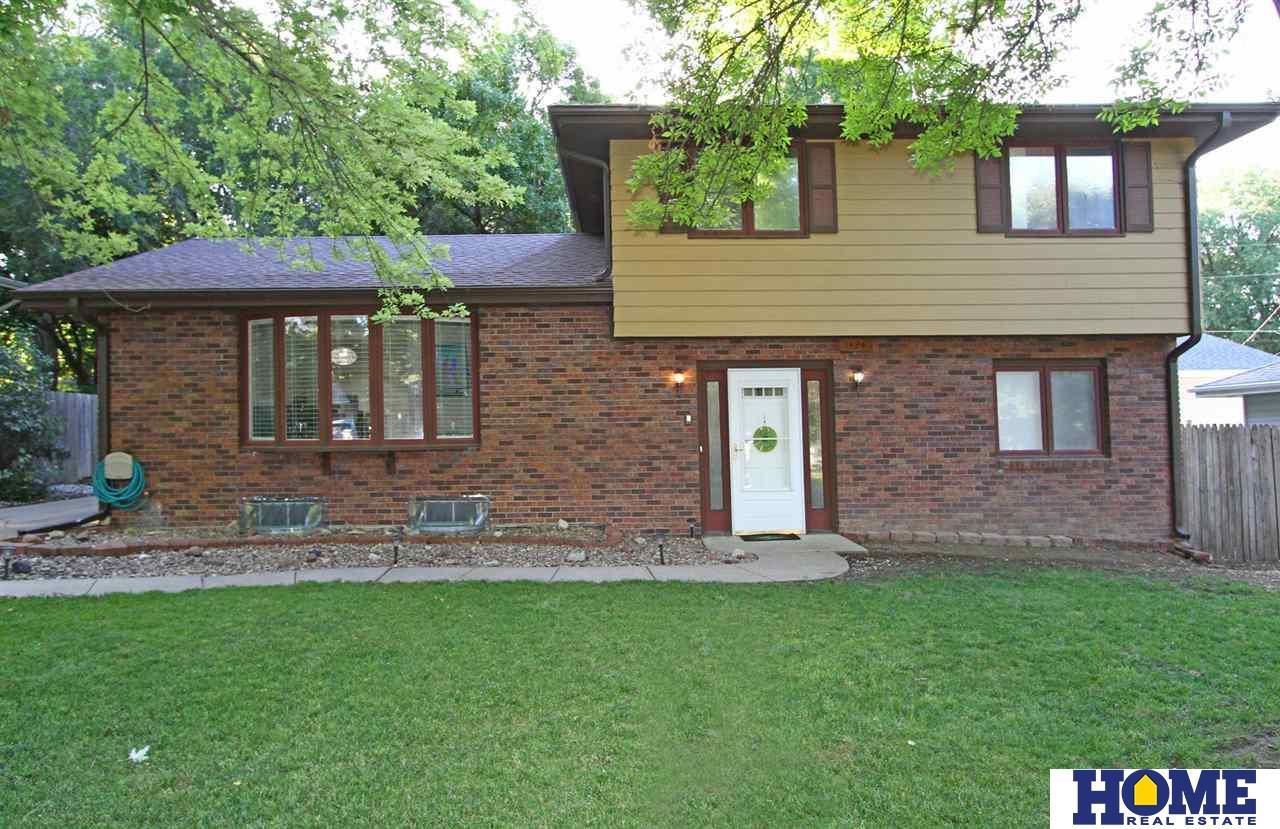1424 Lancaster Lane - Photo 1