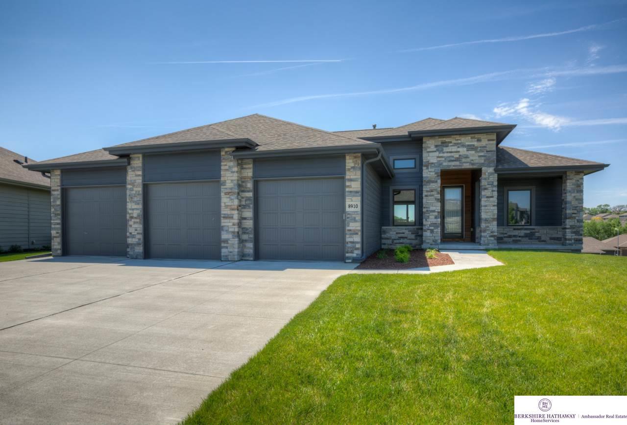 8910 172 Street - Photo 1