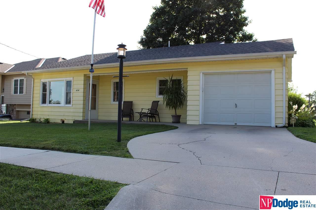 414 5th Street - Photo 1