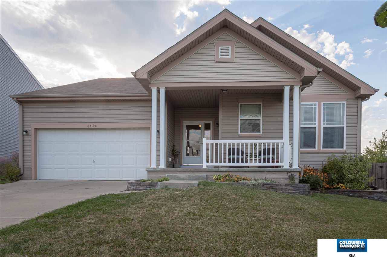 8434 65 Street - Photo 1