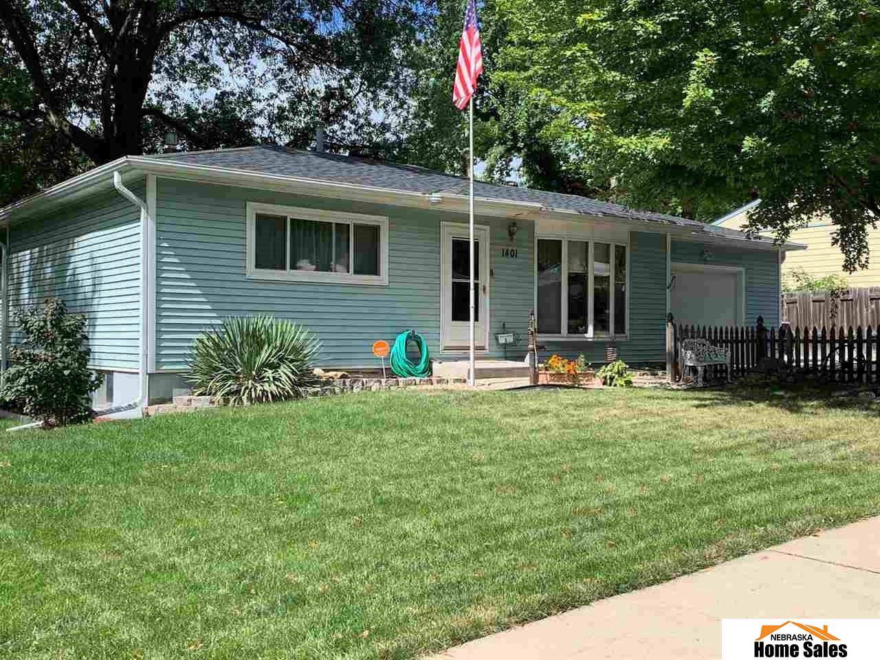 1401 61 Street - Photo 1