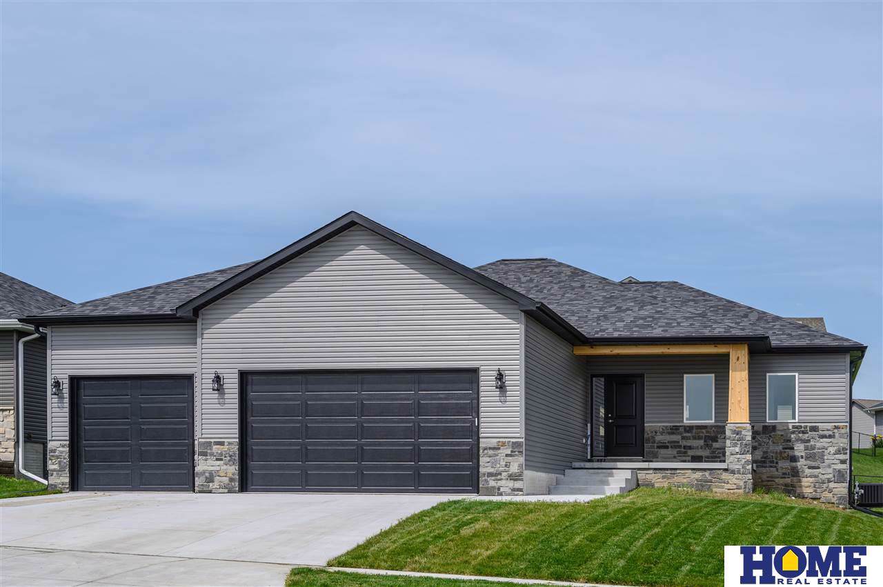 3249 92nd Street - Photo 1