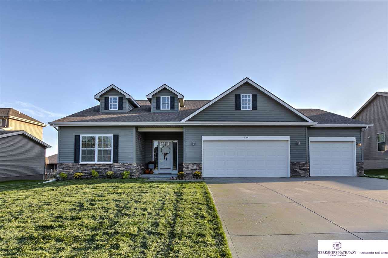 17101 Chandler Street - Photo 1