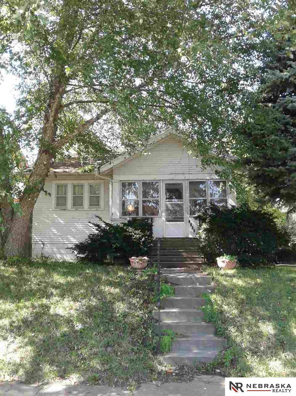 2528 49th Street - Photo 1
