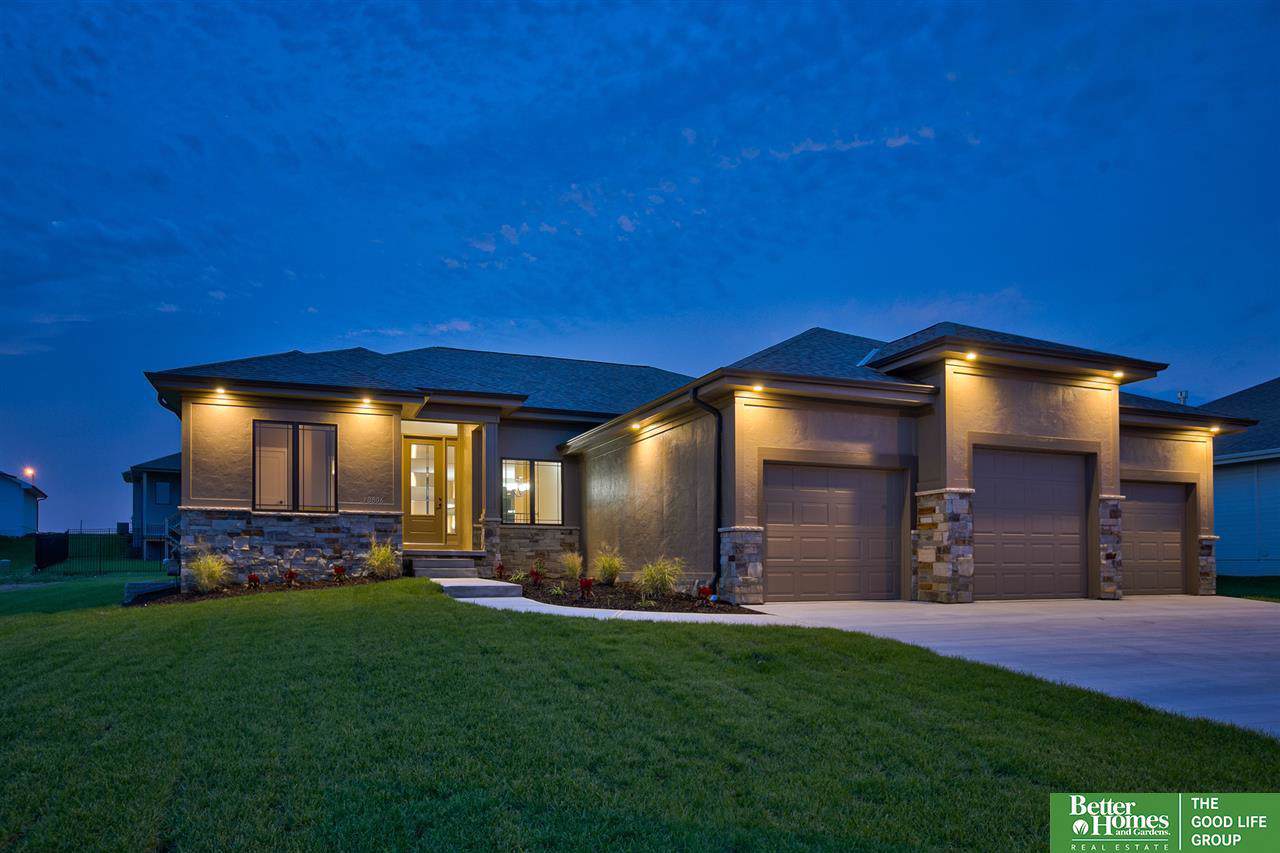 18206 Camelback Avenue - Photo 1