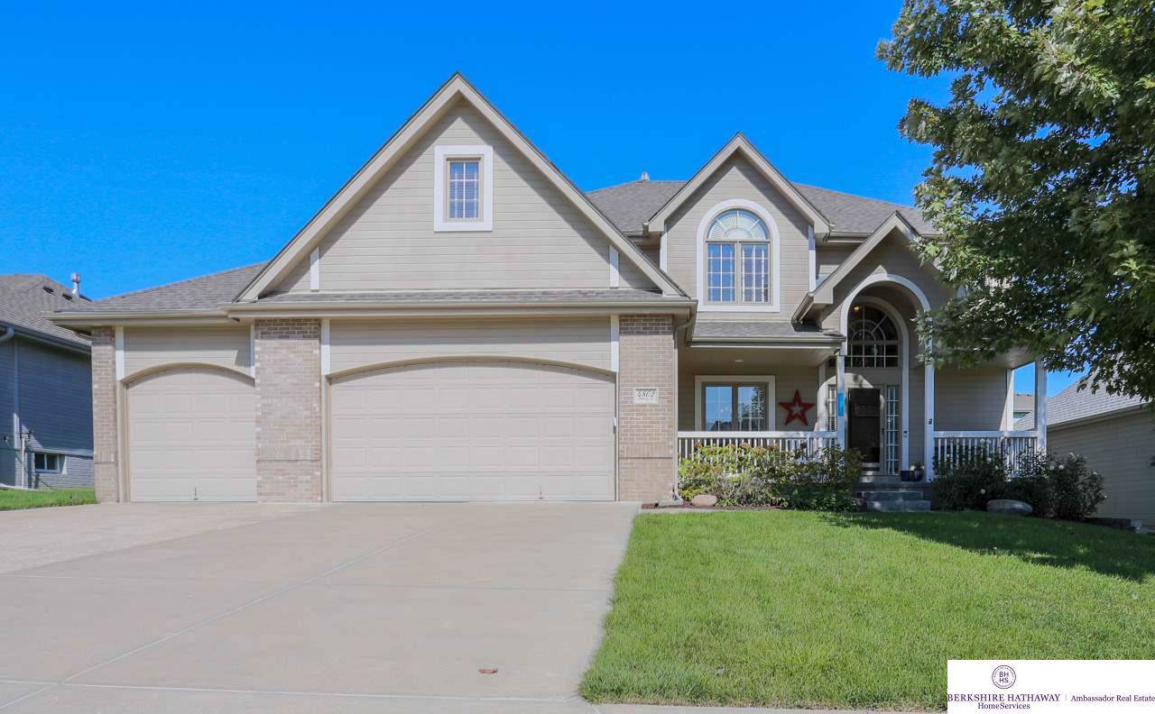 4802 Holloway Avenue - Photo 1