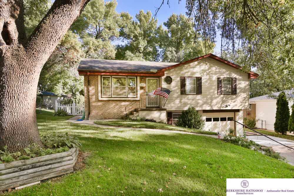 9218 Ruggles Street - Photo 1