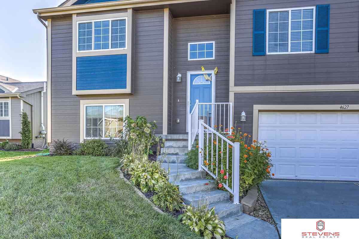 4627 166th Street - Photo 1