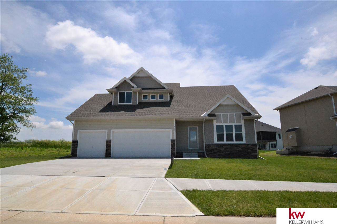 655 10 Avenue - Photo 1