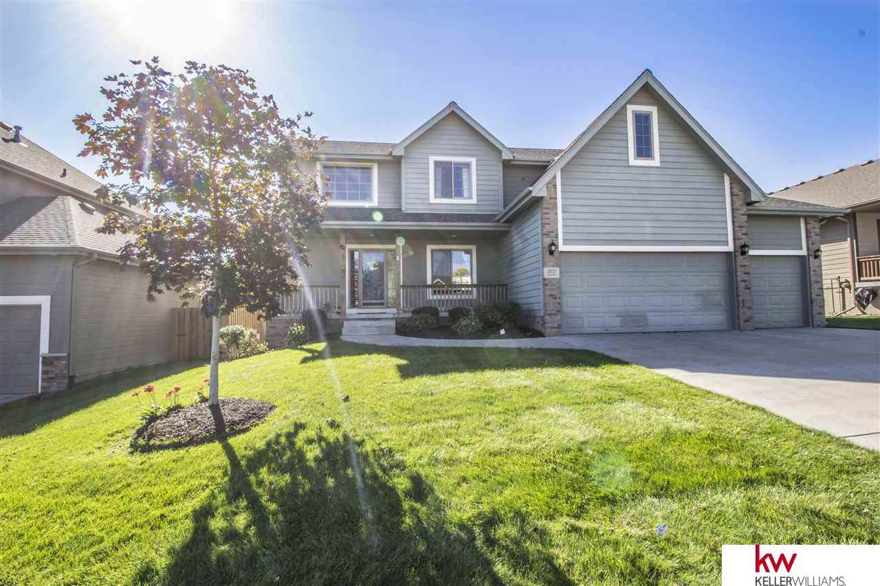 18717 Leavenworth Street - Photo 1