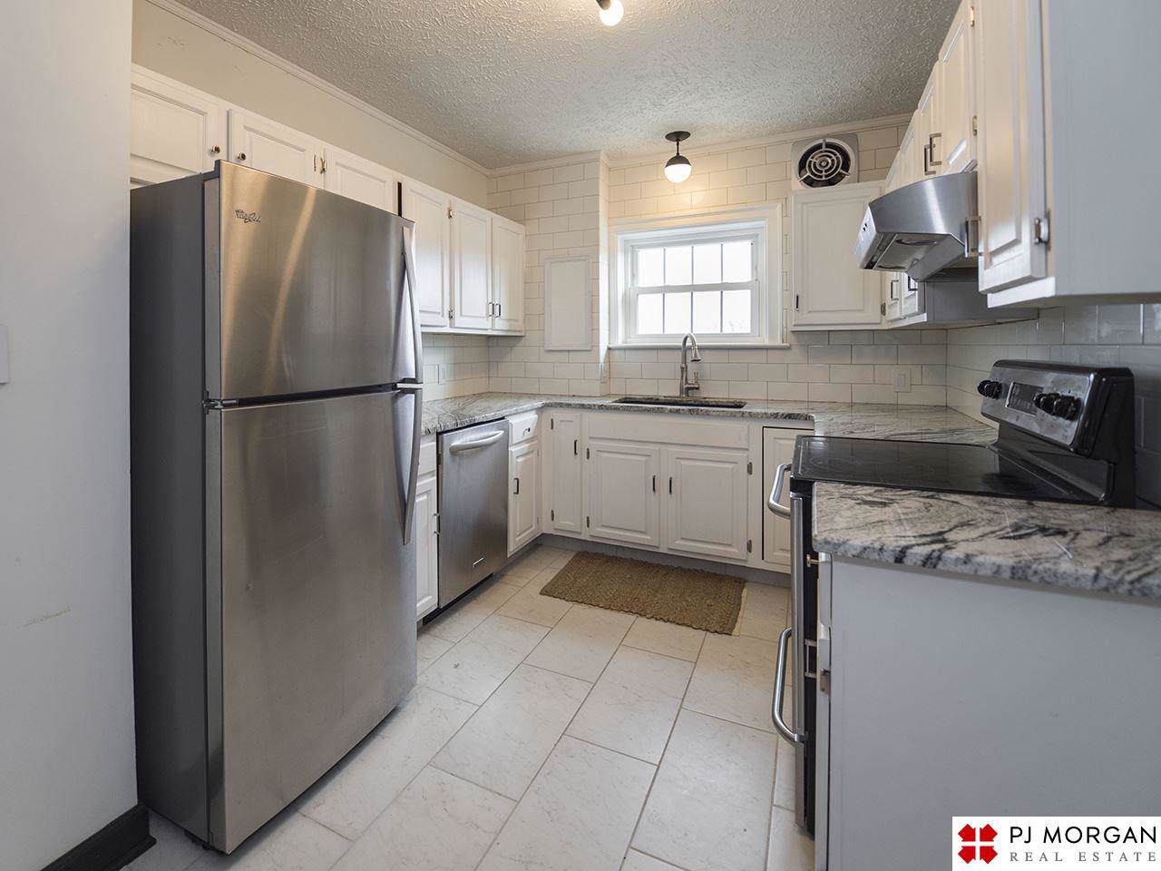 131 39 Street - Photo 1