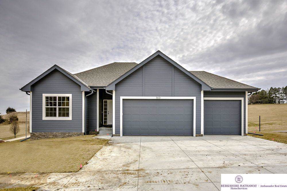 622 17 Street - Photo 1