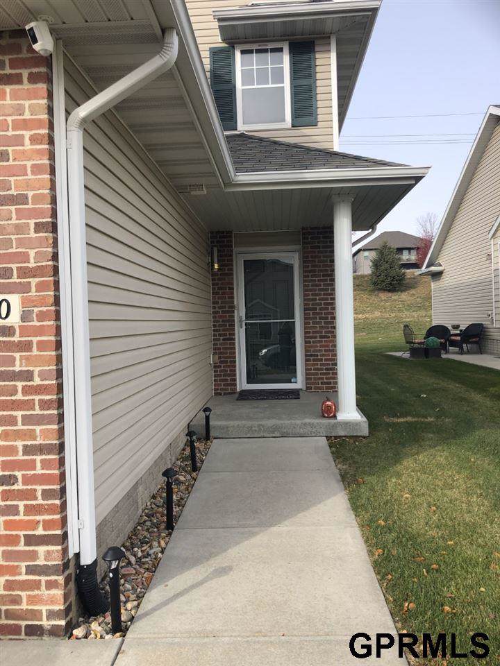 17610 Parker Plaza - Photo 1
