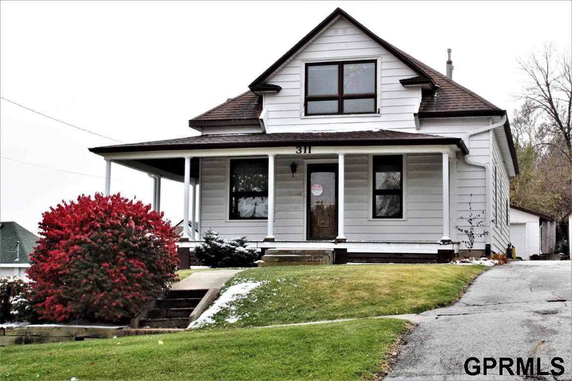 311 7TH Street - Photo 1