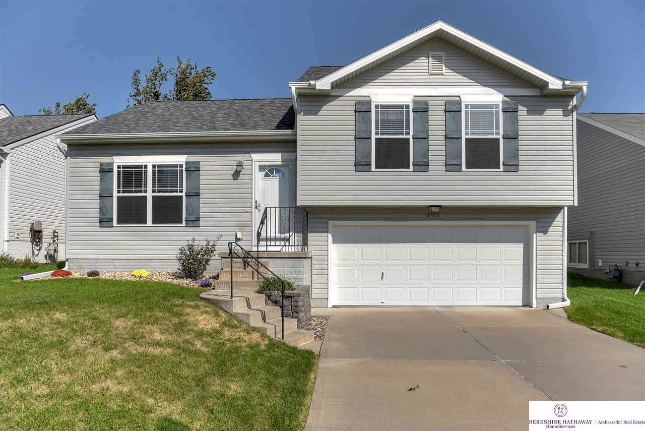 19426 V Street - Photo 1