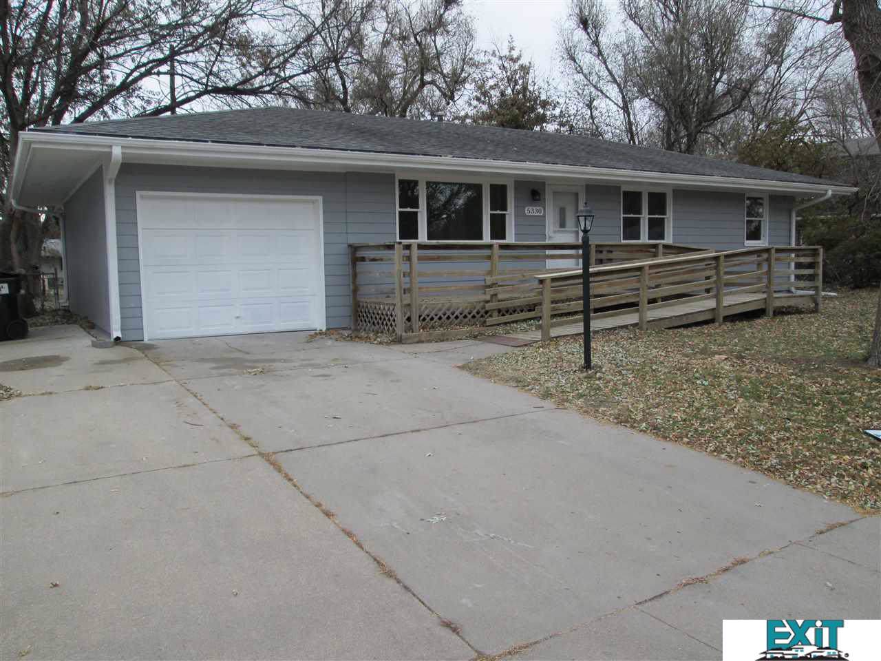 5330 Holdrege Street - Photo 1