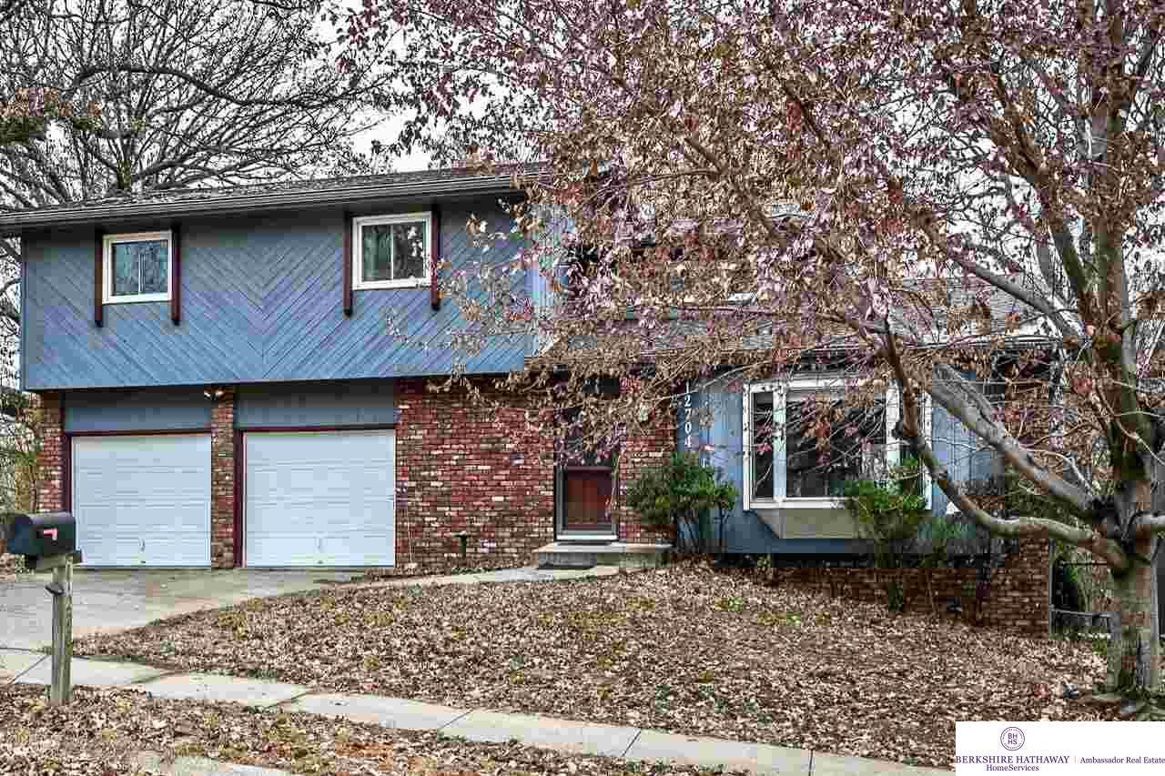 12704 38 Street - Photo 1