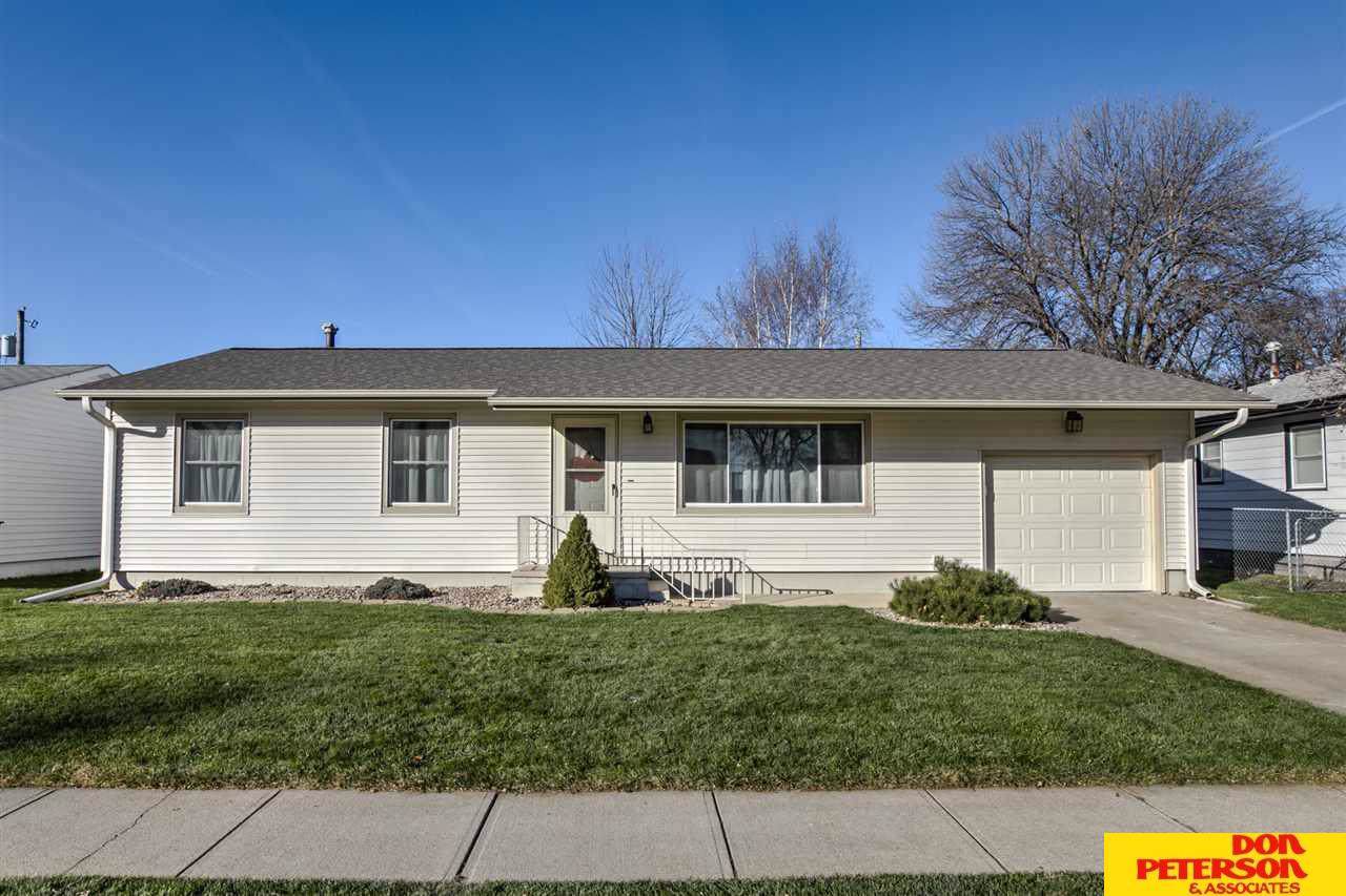 1709 Mayfair Avenue - Photo 1