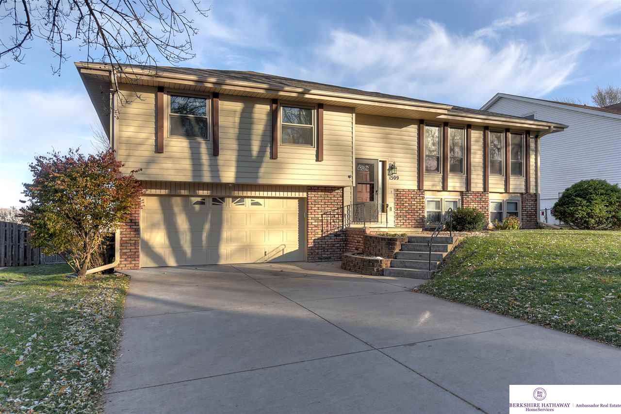 1509 Beechwood Avenue - Photo 1
