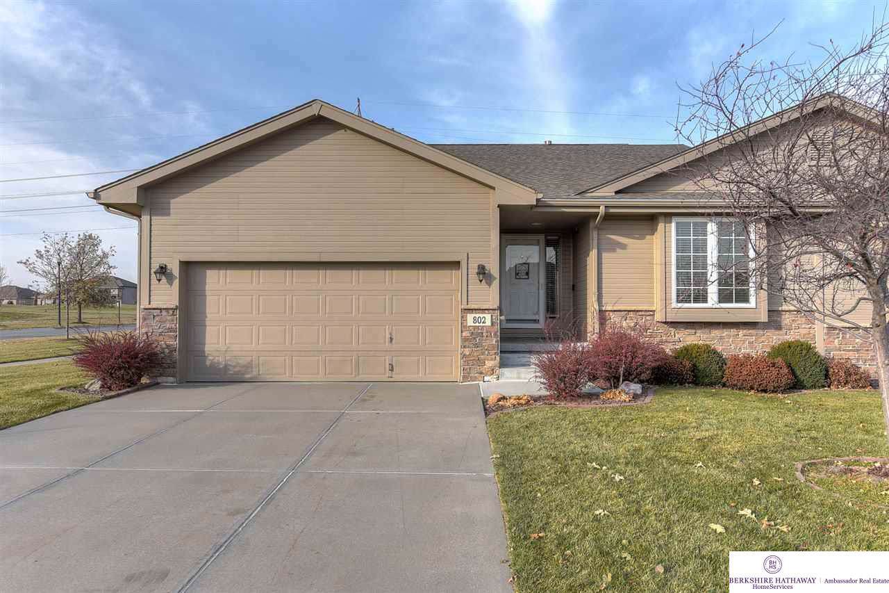 802 185 Street - Photo 1