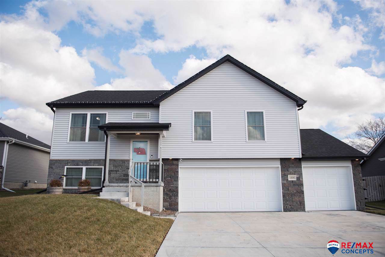1008 Birchwood Drive - Photo 1