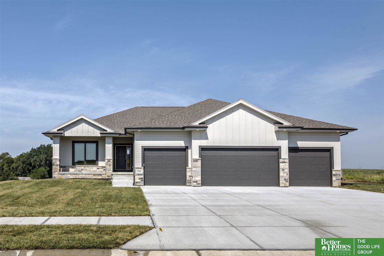 10006 188th Street - Photo 1