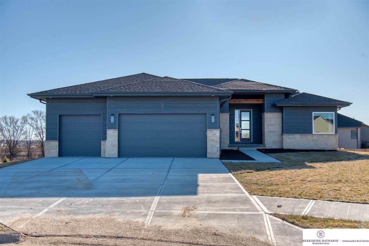 18357 Lake Circle - Photo 1