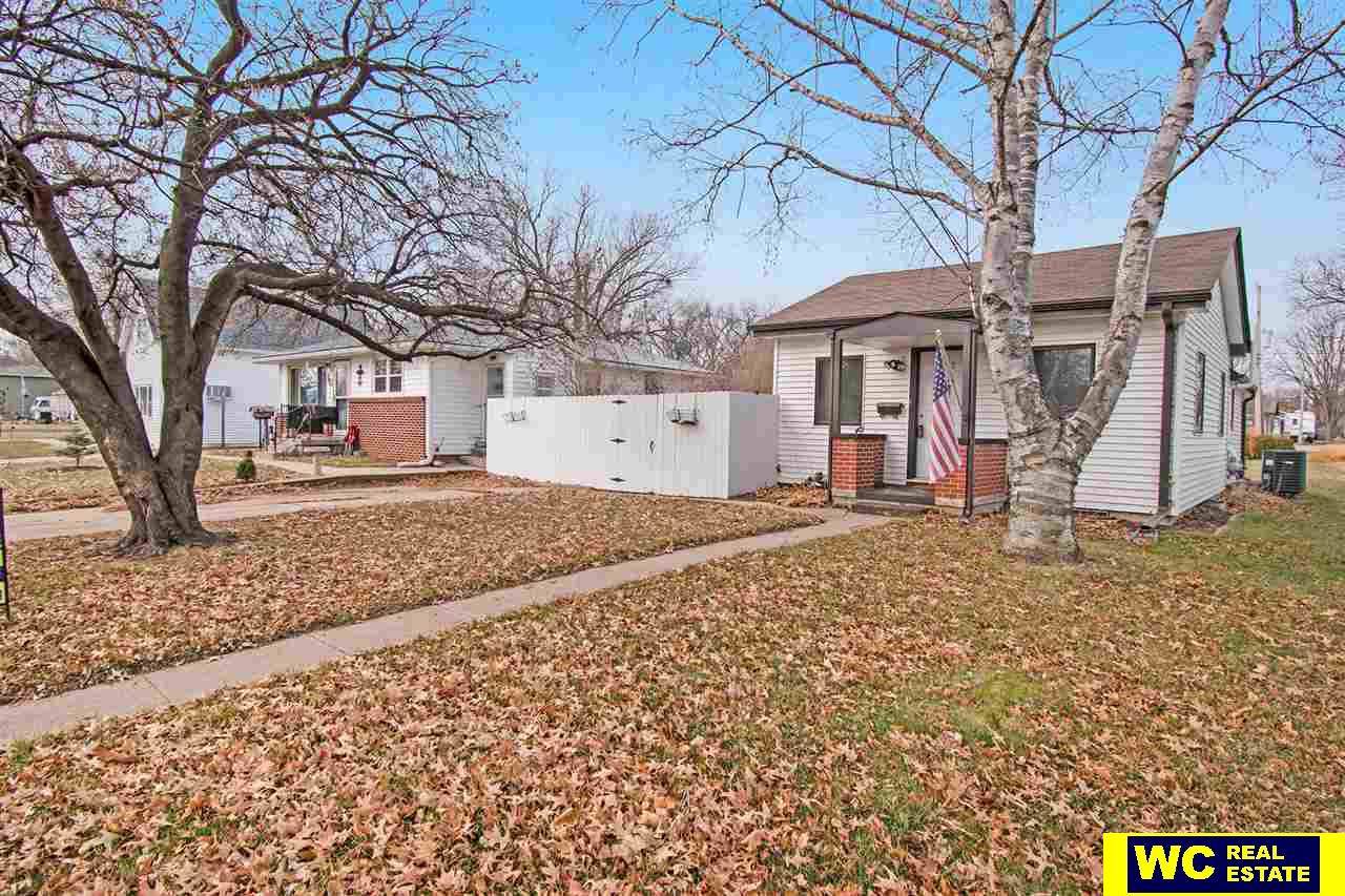 527 22nd Street - Photo 1
