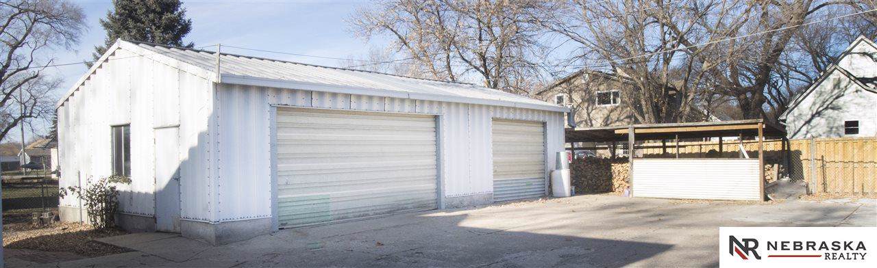 724 6 Street - Photo 1