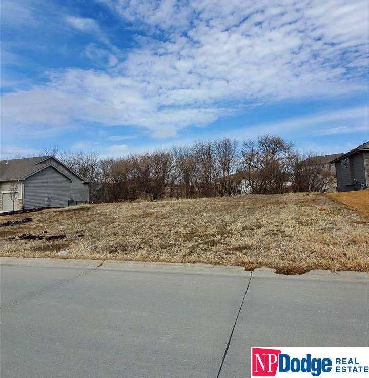 5158 Waterford Avenue Circle - Photo 1