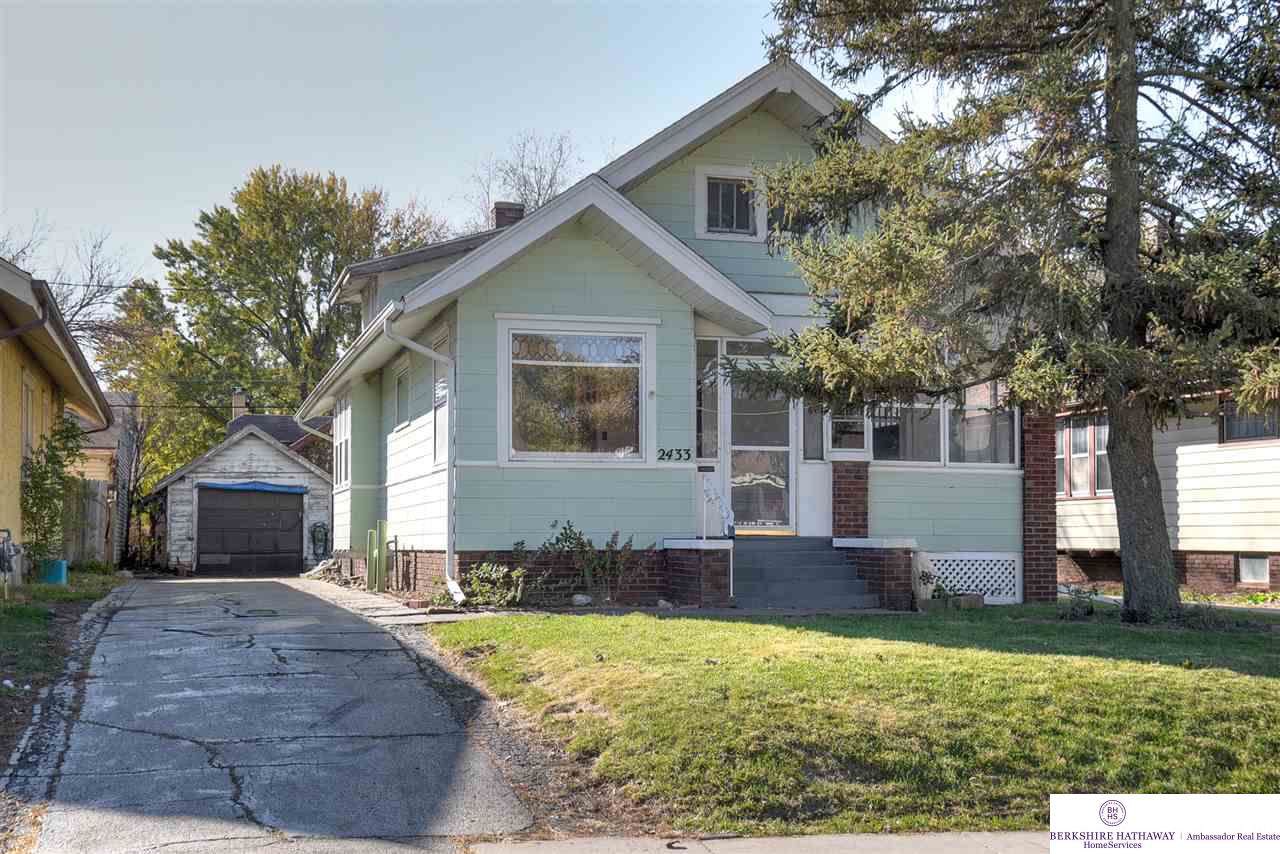 2433 Mary Street - Photo 1