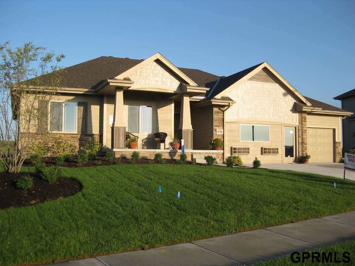 6726 198 Street - Photo 1