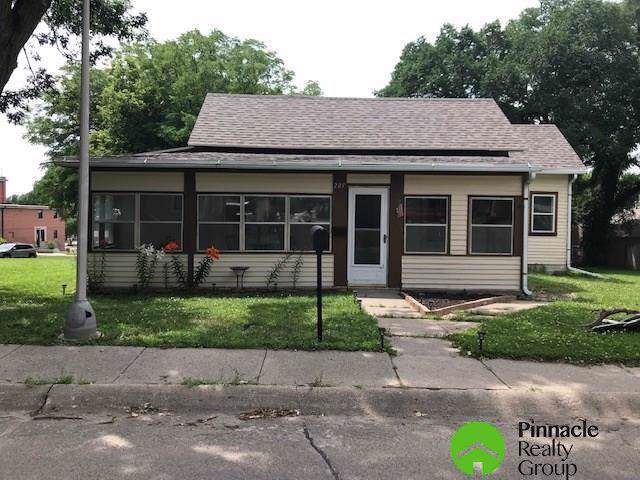 227 8TH Street - Photo 1