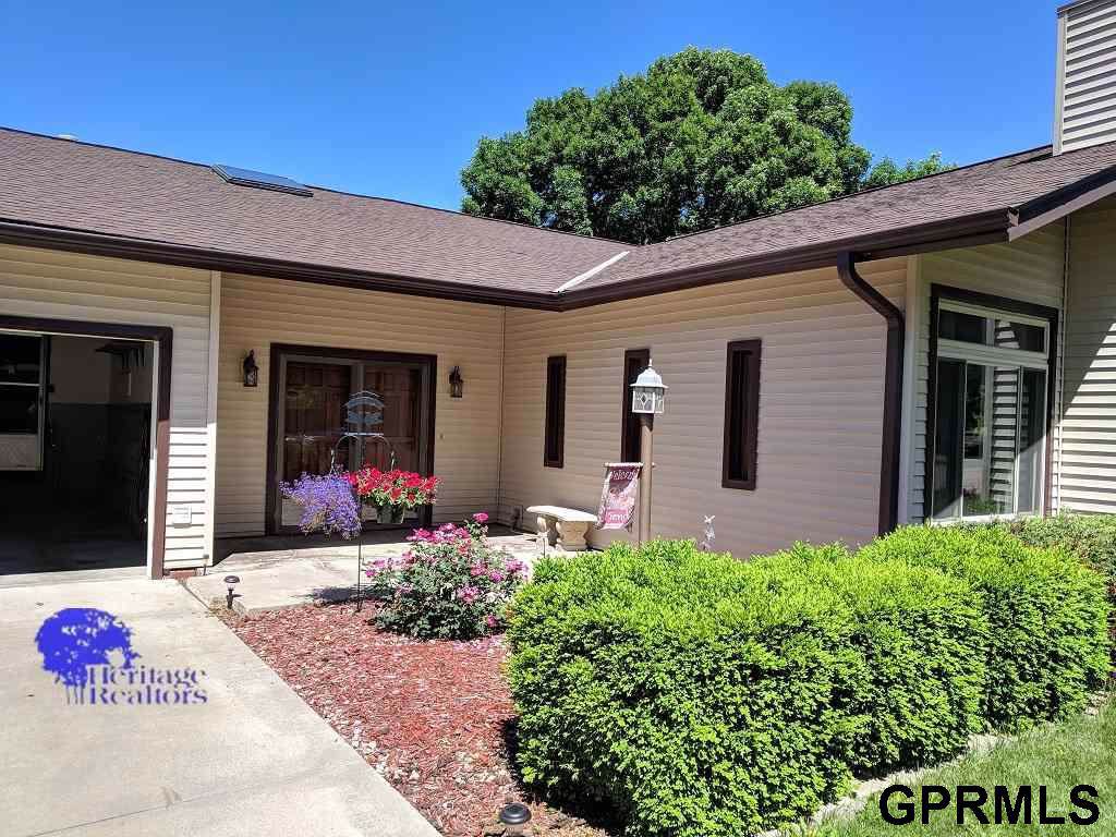 828 Country Club Drive - Photo 1