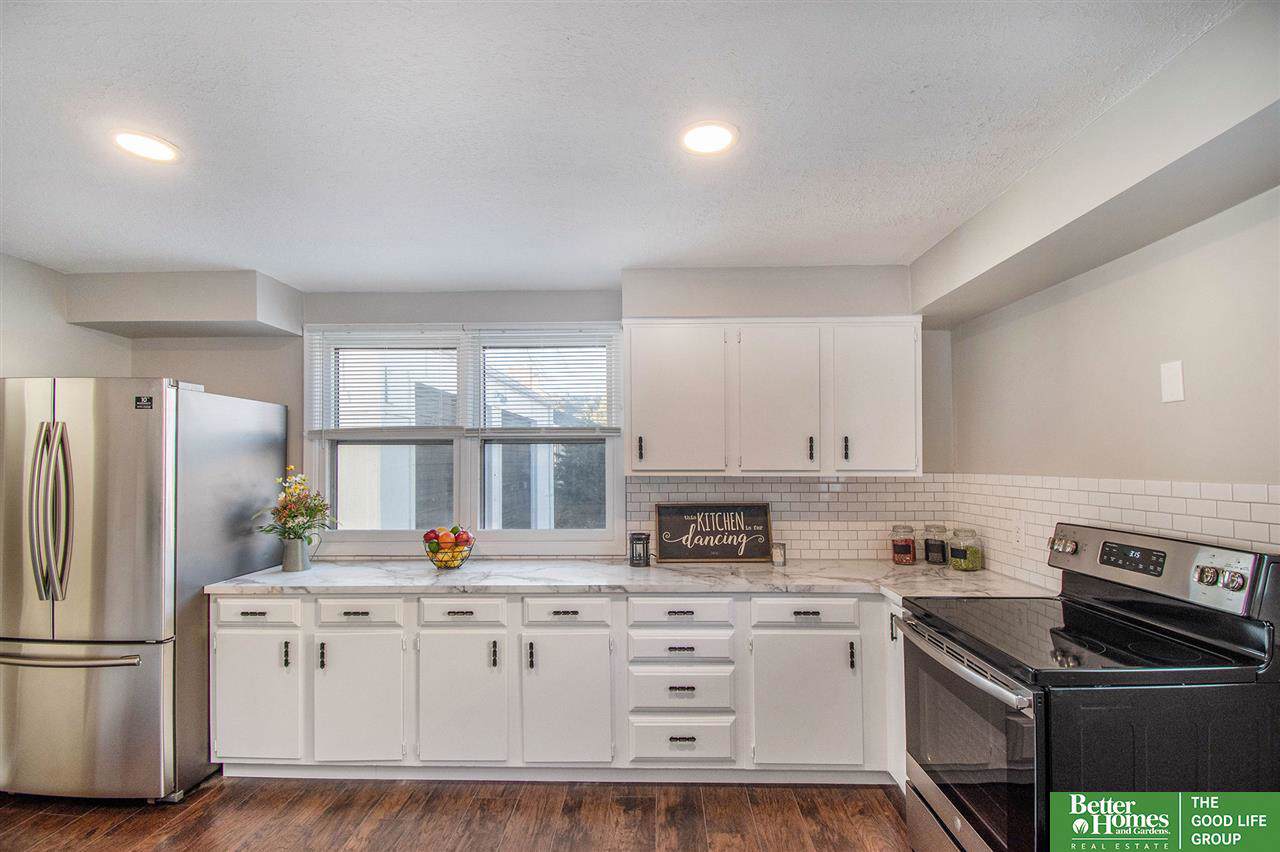 5404 Poppleton Avenue - Photo 1