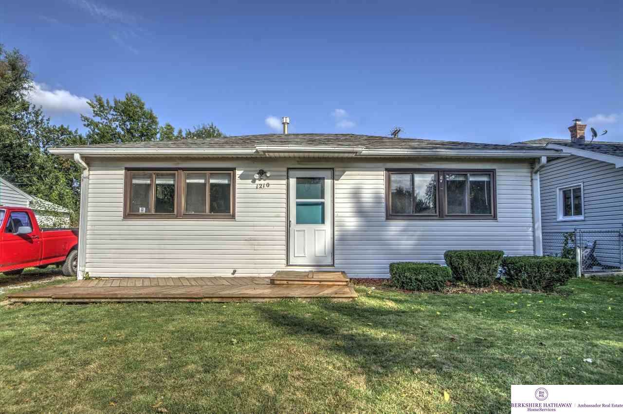 1210 54 Street - Photo 1