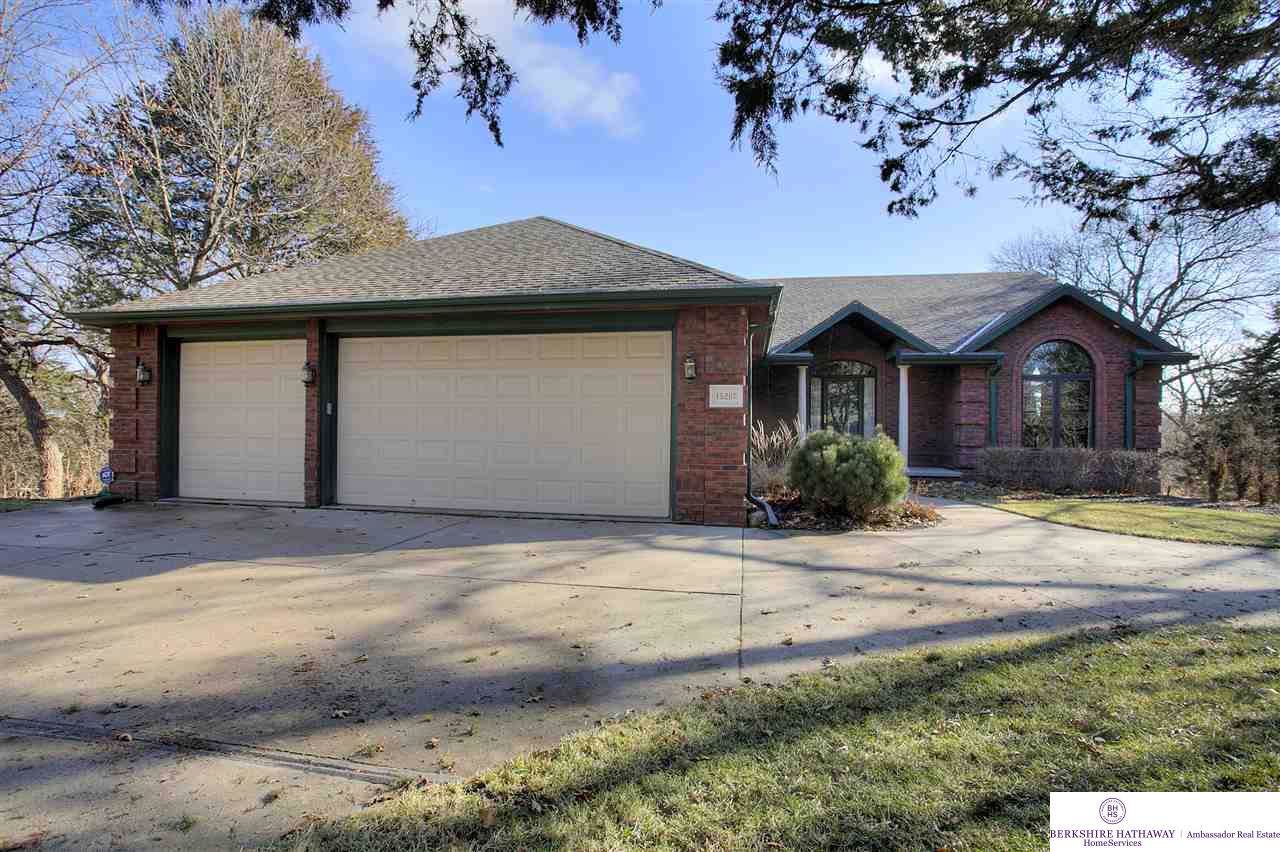 15207 Oak Ridge Drive - Photo 1
