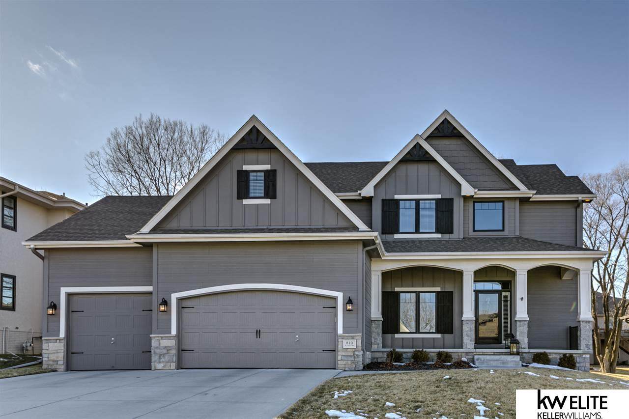 810 185 Street - Photo 1